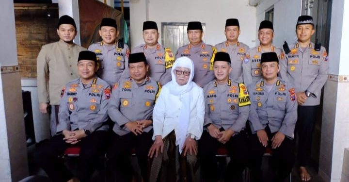 Pengasuh Ponpes Lirboyo KH Anwar Mansyur Berpesan Kepada Polri Saat Pam Ops Ketupat 2023